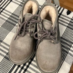 Ugh little boys neumel boot kids size 13